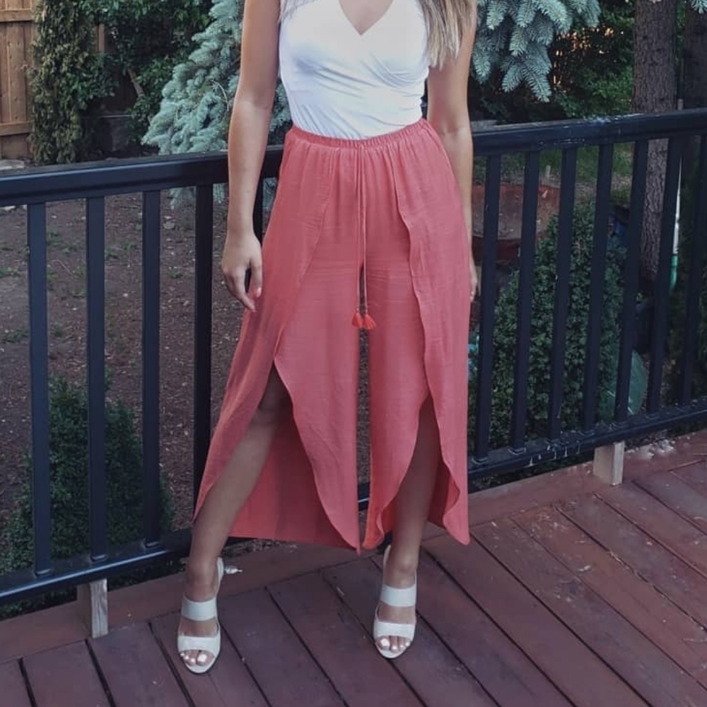 Essue Slit Pants